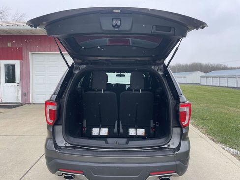 Used 2018 Ford Explorer XLT image 22