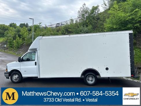 Used 2022 Chevrolet Express 3500 Work Van w/ Power Convenience Package image 16