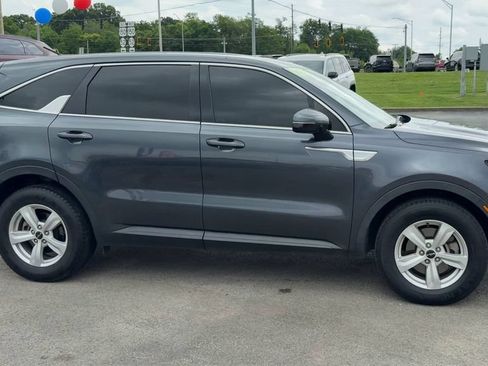 Used 2022 Kia Sorento LX FWD image 8