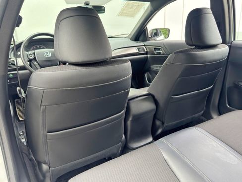 Used 2017 Honda Accord Sport image 27