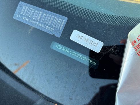 Used 2025 Hyundai Elantra SEL image 32