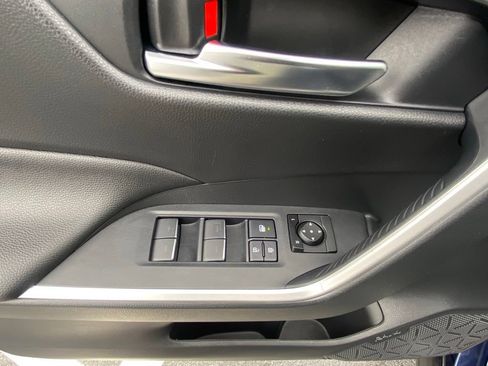 Used 2022 Toyota RAV4 XLE w/ Convenience Package AWD/4WD image 11