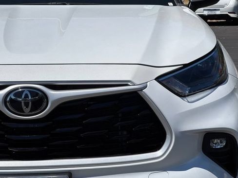 Used 2023 Toyota Highlander XLE FWD image 52