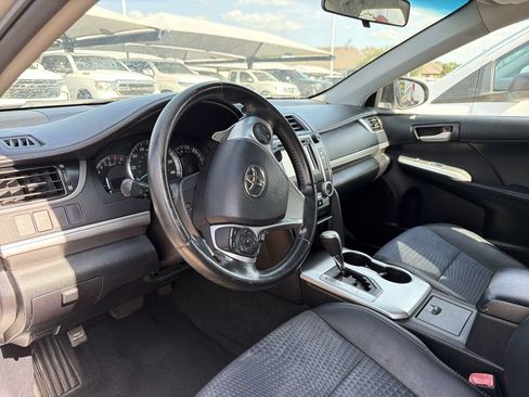 Used 2014 Toyota Camry SE w/ Fleet Convenience Package FWD image 6