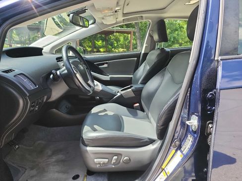 Used 2014 Toyota Prius Four w/ Solar Roof Package FWD image 14