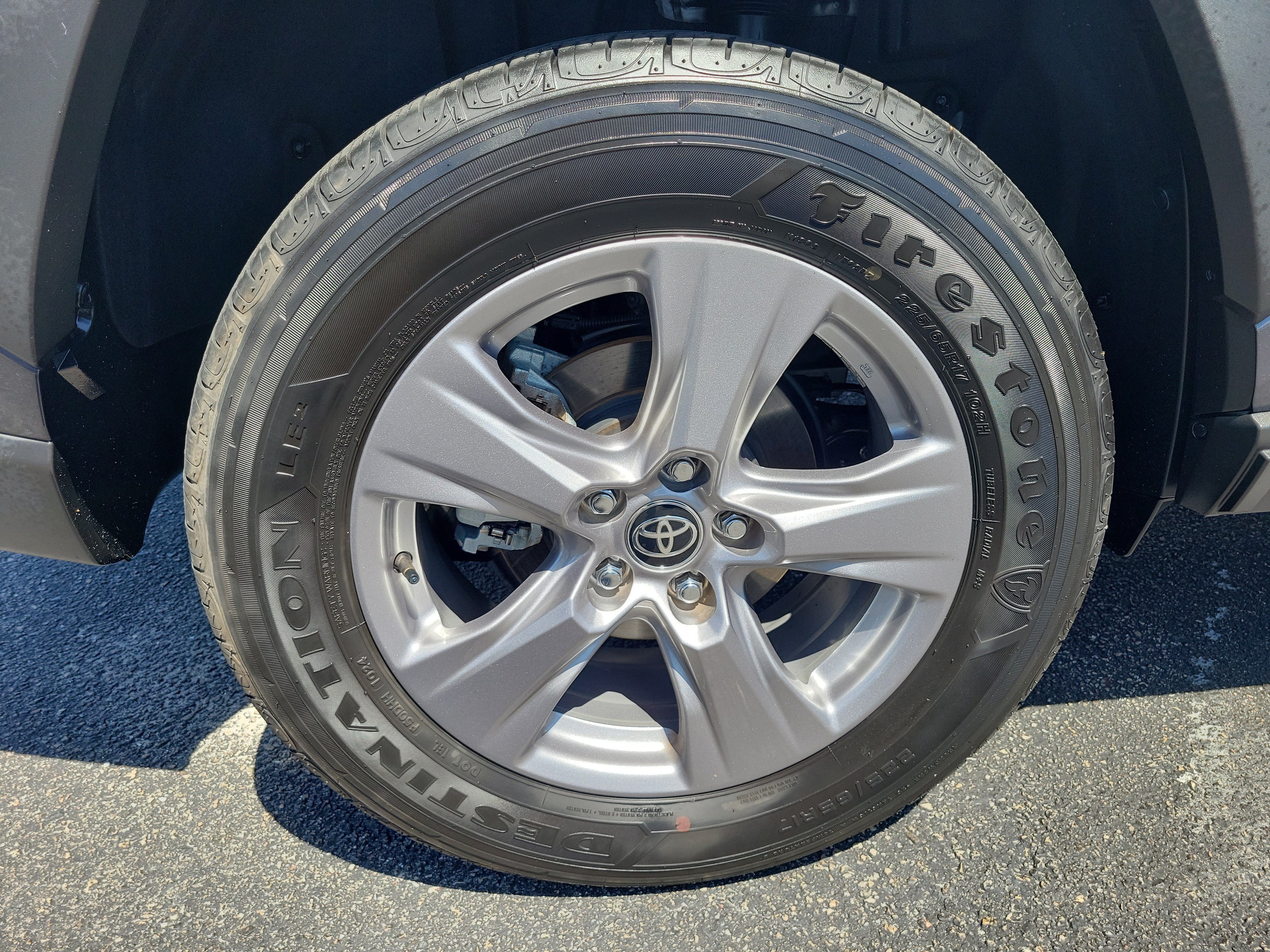Used 2024 Toyota RAV4 XLE AWD/4WD image 8
