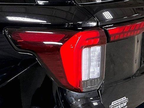 Certified 2025 Ford Explorer ST-Line w/ ST-Line Street Pack image 28