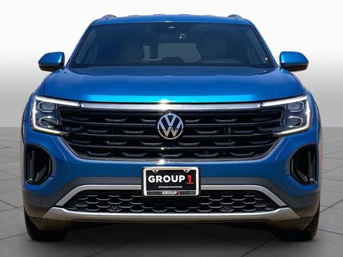 Used 2024 Volkswagen Atlas Cross Sport SE FWD image 4