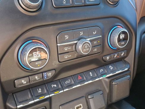 Used 2022 Chevrolet Silverado 2500 High Country w/ Safety Package II image 16