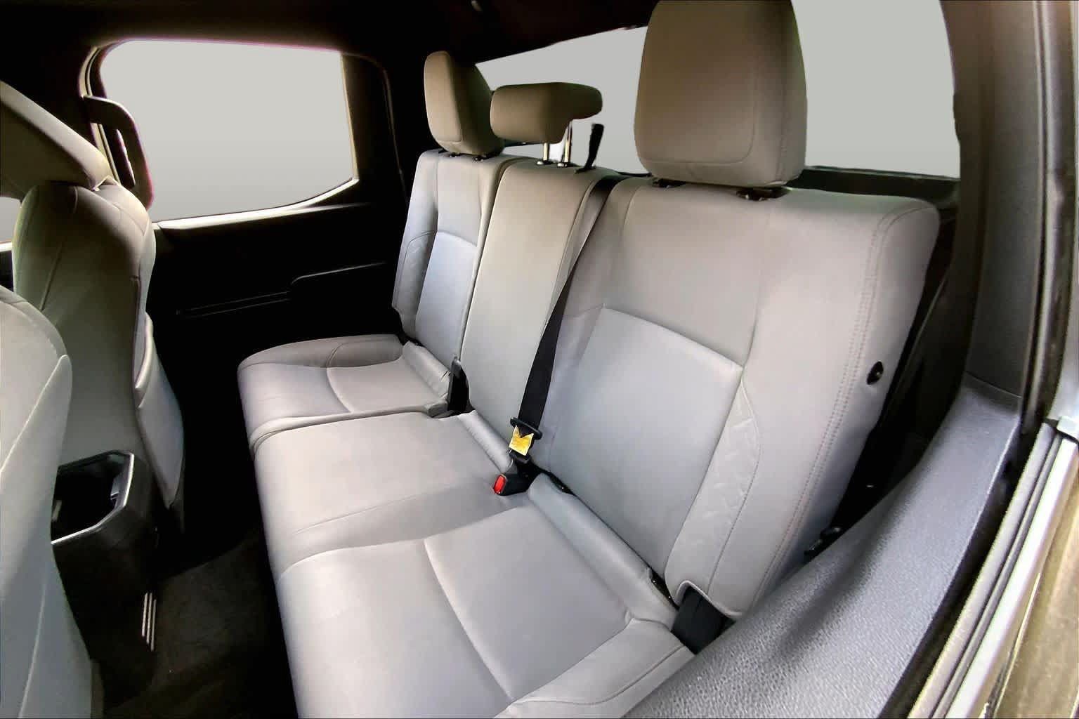Used 2025 Toyota Tacoma SR5 AWD/4WD image 20