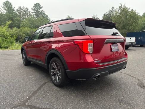 Used 2024 Ford Explorer XLT w/ Equipment Group 202A AWD/4WD image 7