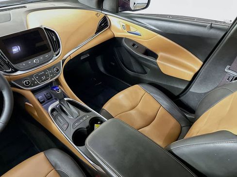 Used 2017 Chevrolet Volt Premier w/ Driver Confidence II Package image 11