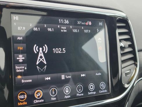 Used 2020 Jeep Grand Cherokee Limited image 27