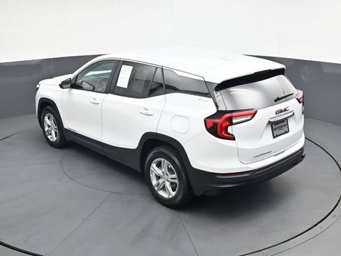 Used 2024 GMC Terrain SLE FWD image 28
