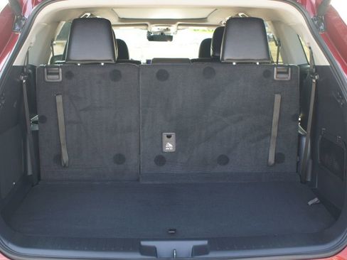 Used 2024 Toyota Highlander Platinum image 18