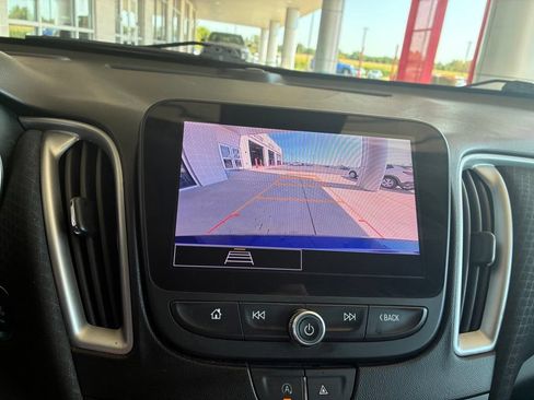 Used 2023 Chevrolet Malibu LT FWD image 9