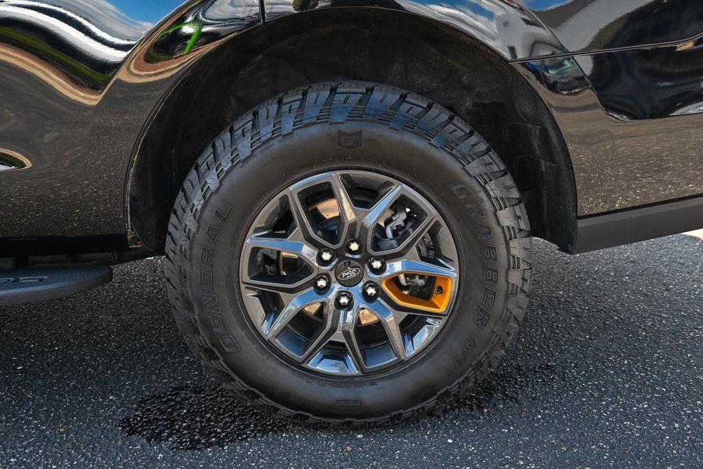 Used 2025 Ford Expedition Tremor AWD/4WD image 13