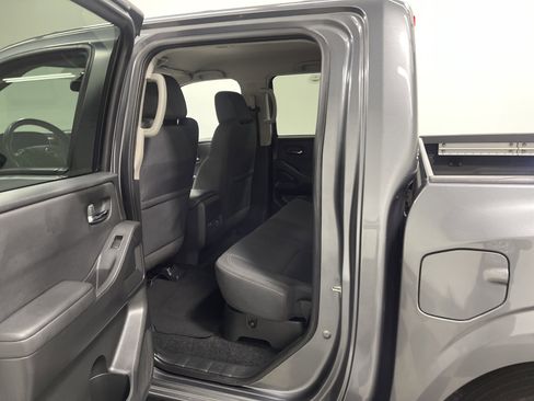 Used 2022 Nissan Frontier SV image 13