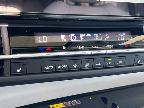New 2026 Toyota Sienna XLE FWD image 21