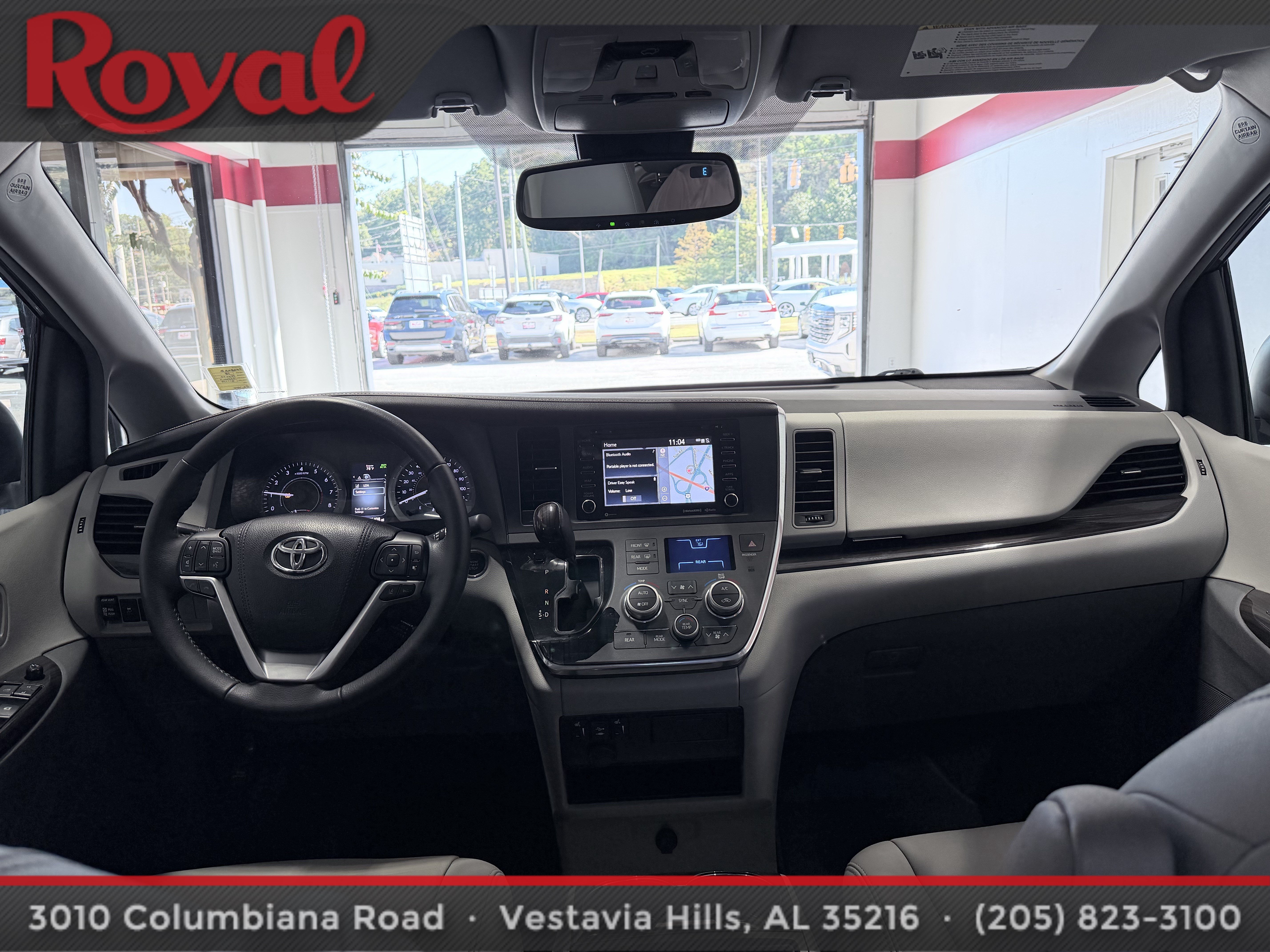 Used 2018 Toyota Sienna XLE w/ XLE Navigation Package FWD image 20