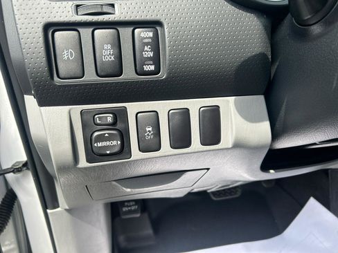 Used 2014 Toyota Tacoma PreRunner w/ TRD Off-Road Package image 16