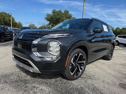 New 2025 Mitsubishi Outlander SEL image 3