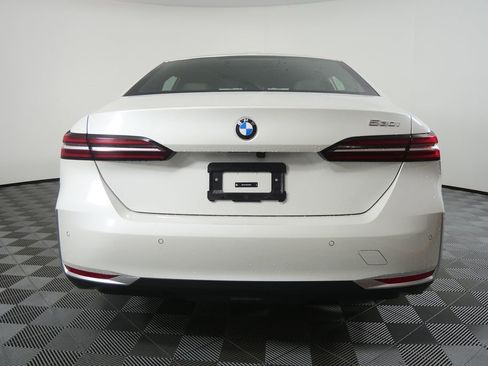 Certified 2025 BMW 530i image 4