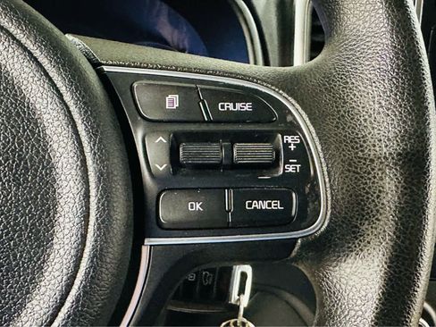 Used 2019 Kia Sportage LX AWD/4WD image 17