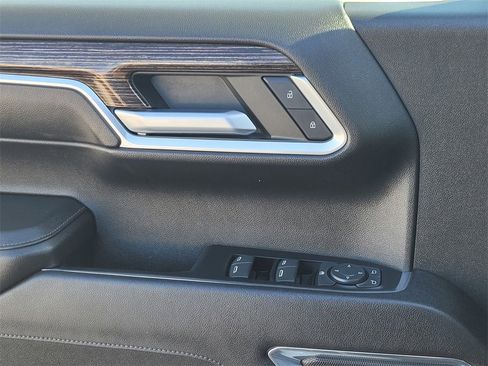 Used 2023 GMC Sierra 1500 Elevation image 30