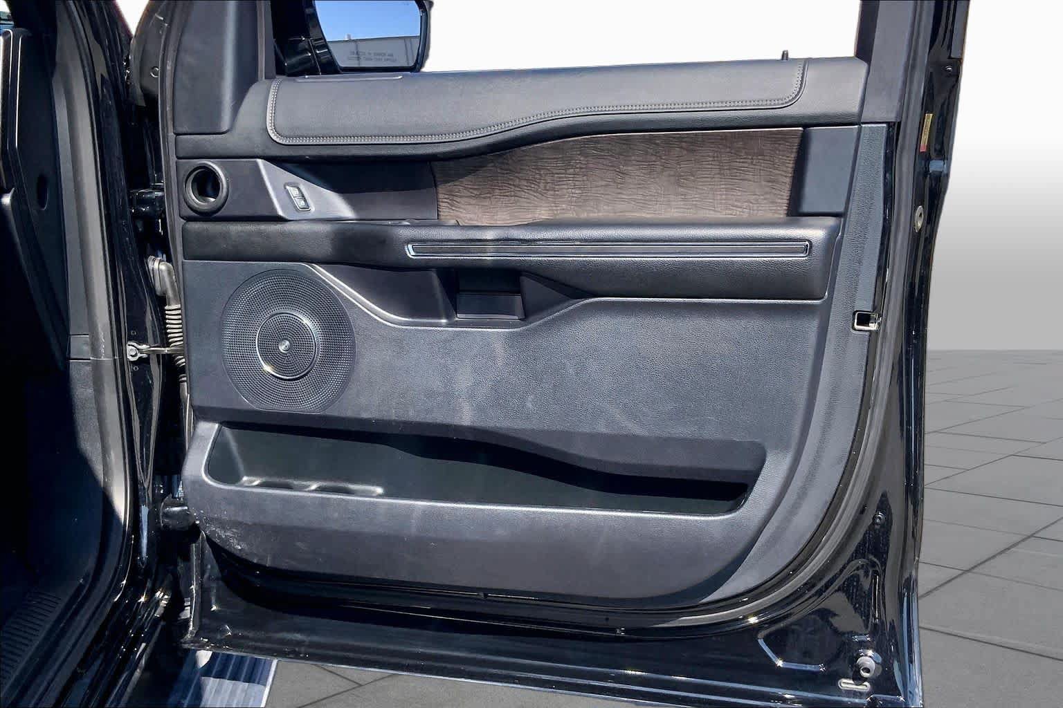 Used 2018 Ford Expedition Max Limited w/ Equipment Group 302A RWD image 23
