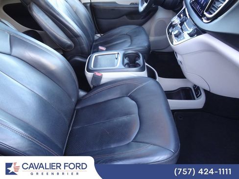 Used 2017 Chrysler Pacifica Touring-L Plus FWD image 20