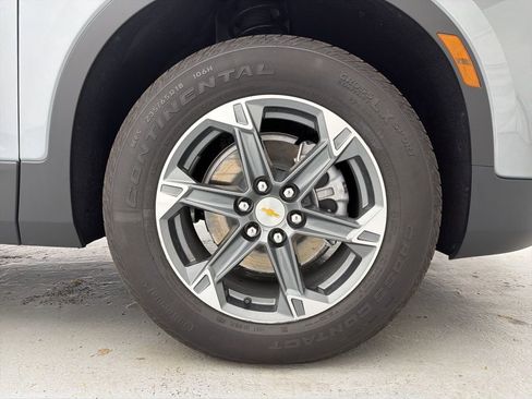 Used 2025 Chevrolet Blazer LT w/ Convenience Package image 18