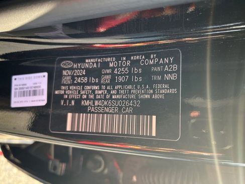 Certified 2025 Hyundai Elantra N image 37