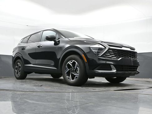 Used 2025 Kia Sportage LX AWD/4WD image 42