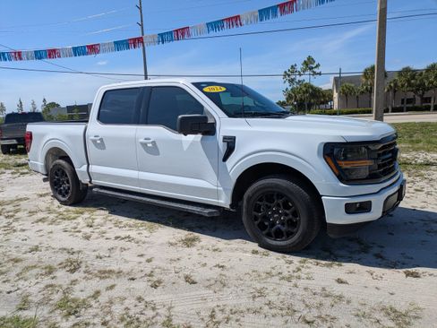 Used 2024 Ford F150 XLT w/ XLT Black Appearance Package RWD image 2