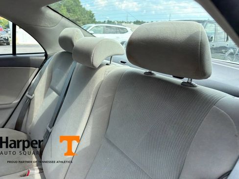 Used 2013 Toyota Corolla LE FWD image 9