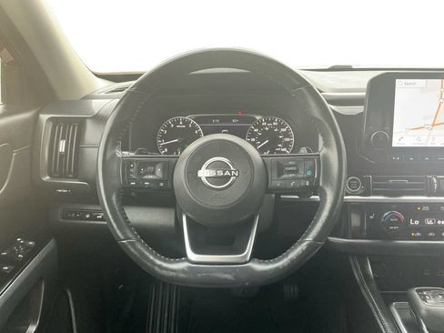 Used 2023 Nissan Pathfinder SL AWD/4WD image 18