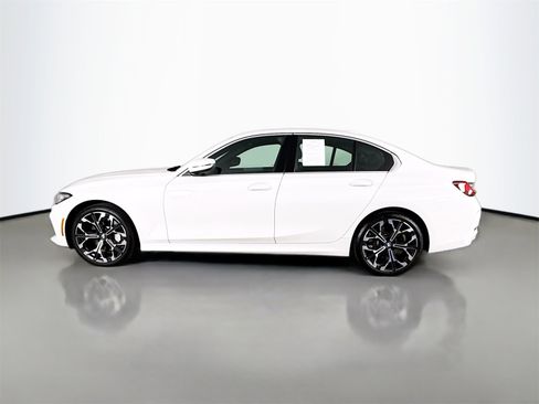 Used 2025 BMW 330i Sedan w/ Premium Package image 4