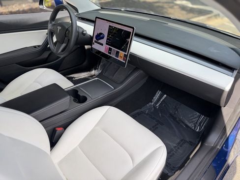 Used 2021 Tesla Model 3 Standard Range Plus image 32