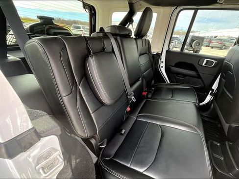 Used 2021 Jeep Wrangler Unlimited Sahara image 27