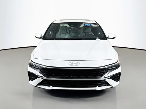 Used 2024 Hyundai Elantra Limited FWD image 2