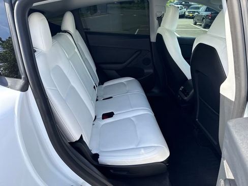 Used 2023 Tesla Model Y Long Range AWD/4WD image 14