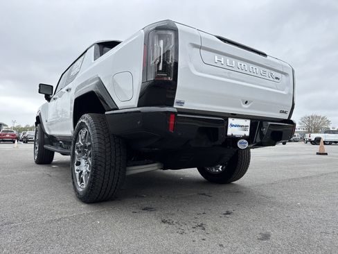 New 2025 GMC Hummer EV 3X image 8