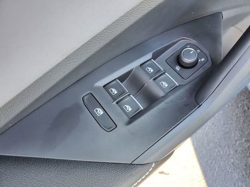 New 2025 Volkswagen Jetta SE image 13