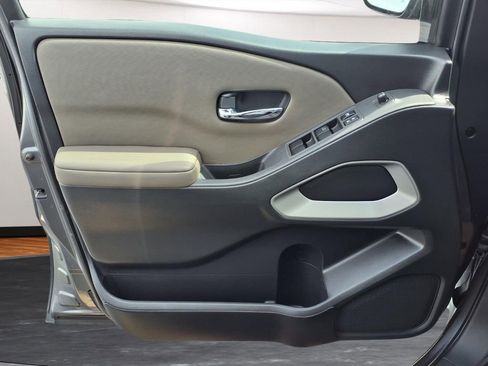 Used 2022 Nissan Frontier SV image 17