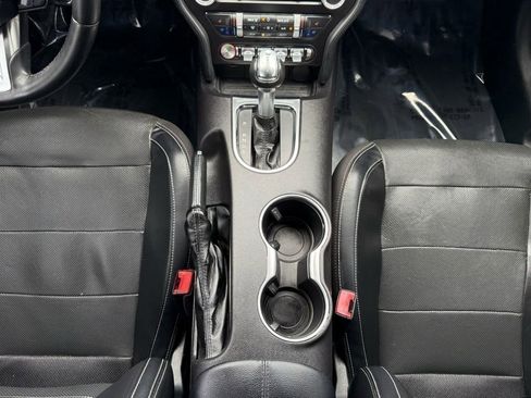 Used 2020 Ford Mustang Premium image 23