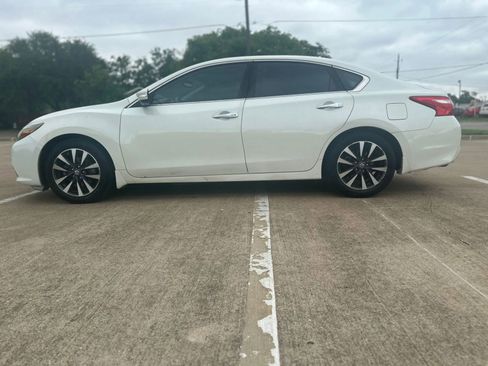 Used 2016 Nissan Altima 2.5 SL w/ 2.5 Technology w/LED Package FWD image 13