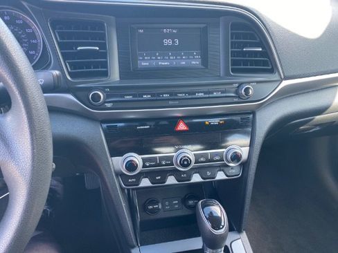 Used 2020 Hyundai Elantra SE w/ Cargo Package (C1) image 19