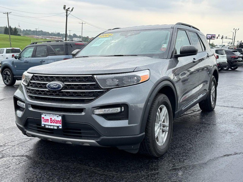 Used 2024 Ford Explorer XLT w/ Equipment Group 202A AWD/4WD image 8