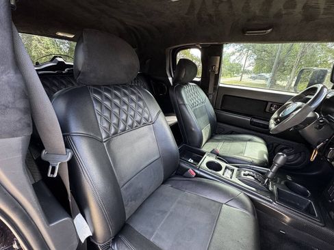 Used 2007 Toyota FJ Cruiser 2WD w/ Convenience Pkg image 61